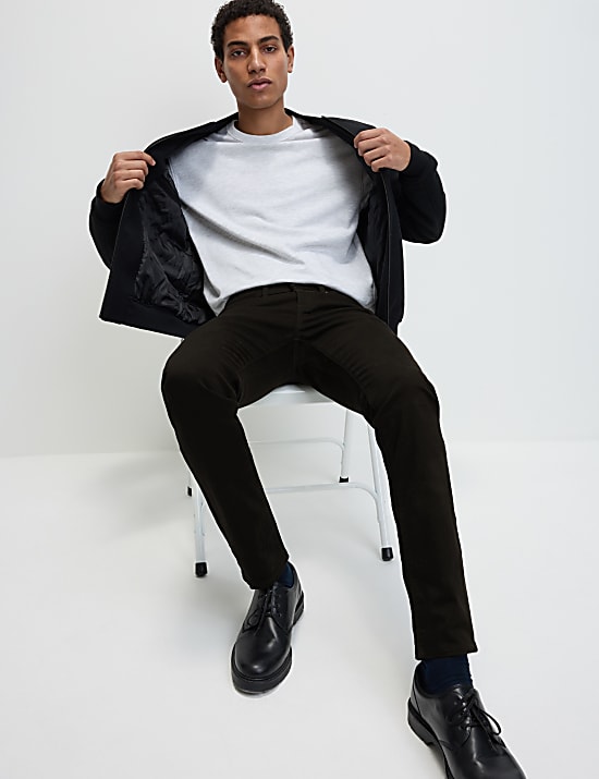 Ελαστικό τζιν με στενή εφαρμογή