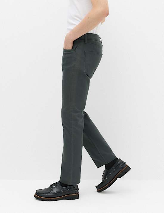 Straight Fit Stretch Jeans