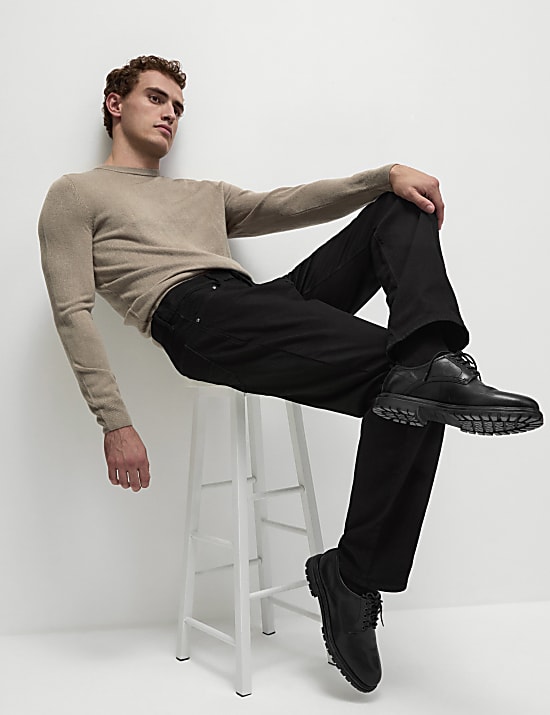 Loose Fit Stretch Jeans