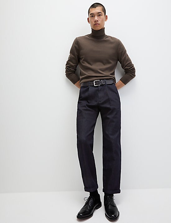 Relaxed Tapered Fit Single Pleat Jeans