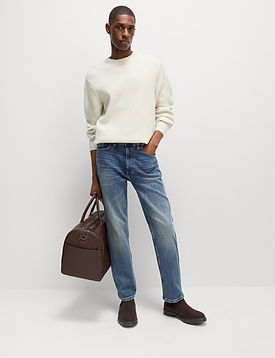 Vintage τζιν σε χαλαρή γραμμή με ξεθωριασμένη όψη