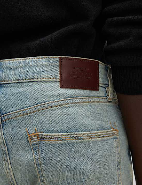 Dž&iacute;ny &uacute;zk&eacute;ho střihu se sepran&yacute;m vzhledem ve vintage stylu