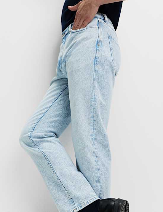 Gerade geschnittene, gebleichte Denim-Jeans