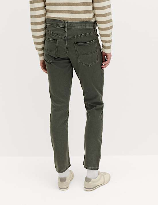 Schmal geschnittene Jeans mit bequemem Stretch