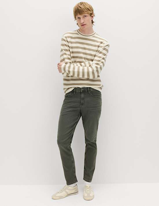 Schmal geschnittene Jeans mit bequemem Stretch