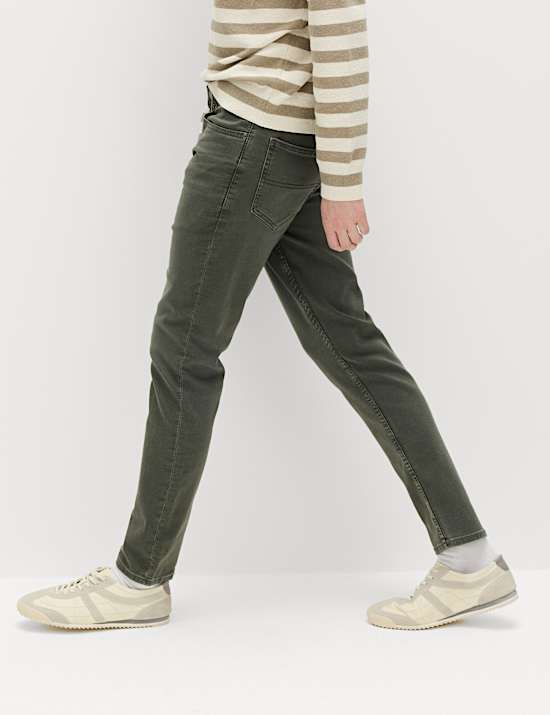 Schmal geschnittene Jeans mit bequemem Stretch