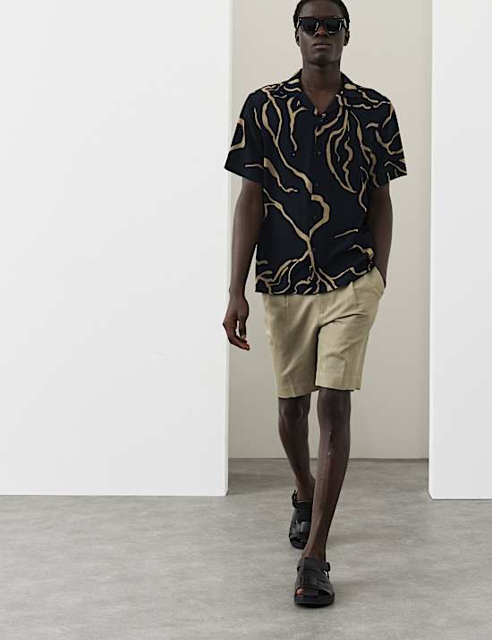 Shorts aus Baumwoll-Leinen-Mischgewebe mit Plisseedetail vorne