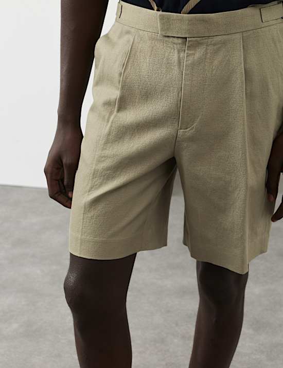 Shorts aus Baumwoll-Leinen-Mischgewebe mit Plisseedetail vorne