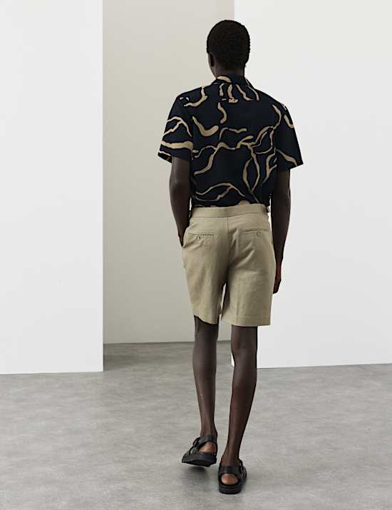 Shorts aus Baumwoll-Leinen-Mischgewebe mit Plisseedetail vorne