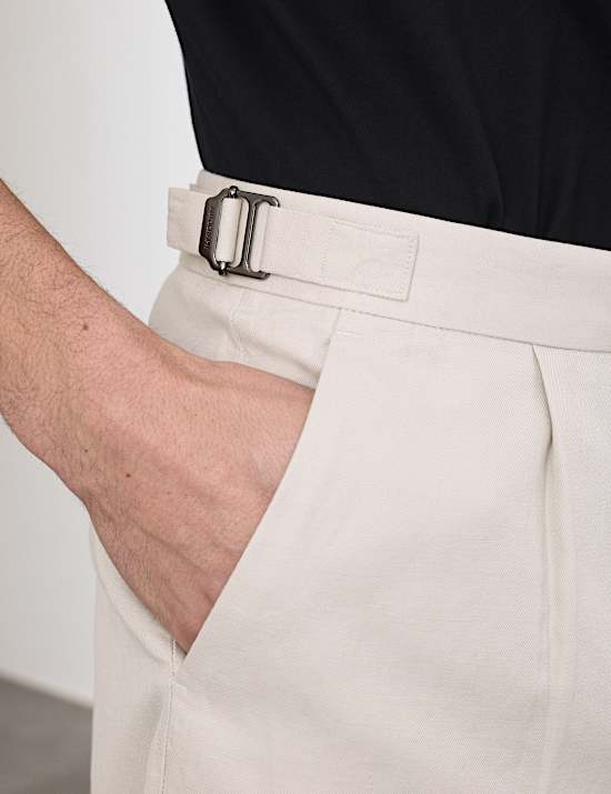 Shorts aus Baumwoll-Leinen-Mischgewebe mit Plisseedetail vorne