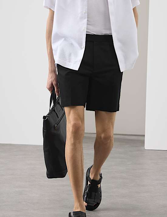 Pantal&oacute;n corto con pinzas con mezcla de algod&oacute;n de lino