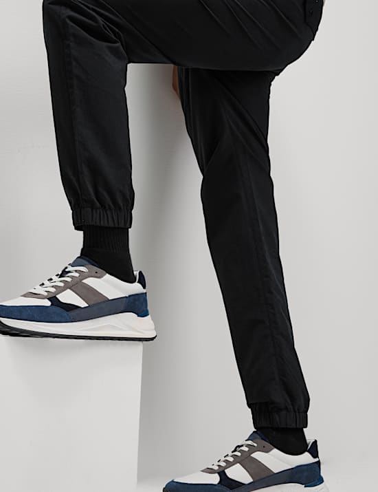 Pantalon coupe cintr&eacute;e textur&eacute; &agrave; revers