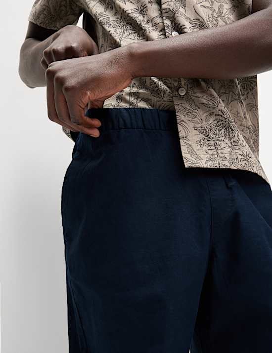 מכנסיים אלסטיים מתערובת כותנה ופשתן בגזרה משוחררת