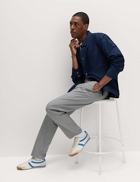 Chinos in normaler Passform aus reiner Baumwolle