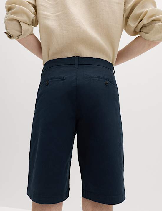 Ruimvallende korte chino met stretch