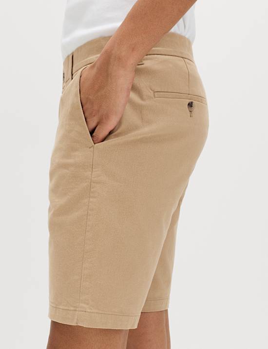 Normal geschnittene Chino-Shorts mit Stretch