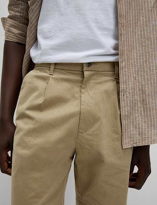 Single Pleat Stretch Chino Shorts