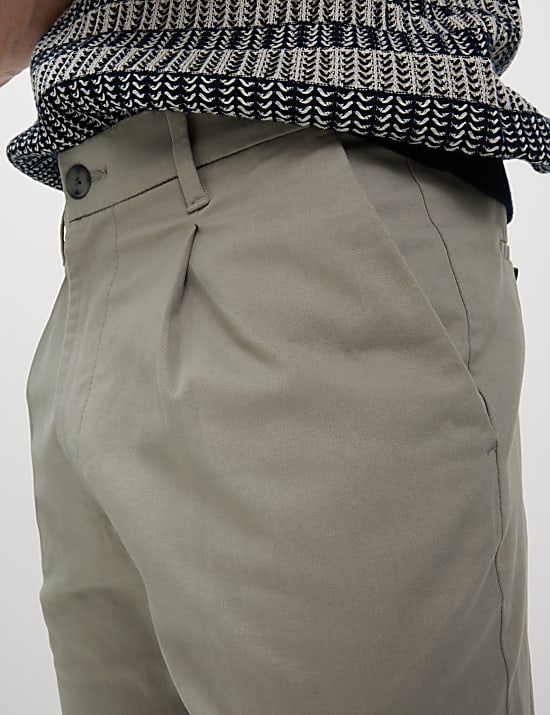 Single Pleat Stretch Chino Shorts