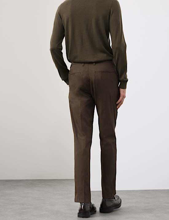 Εξαιρετικά ελαφρύ παντελόνι chino με κανονική εφαρμογή