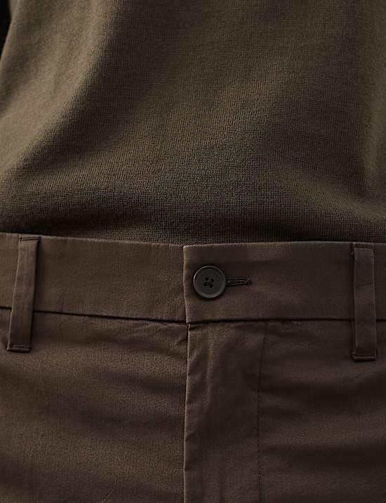 Εξαιρετικά ελαφρύ παντελόνι chino με κανονική εφαρμογή