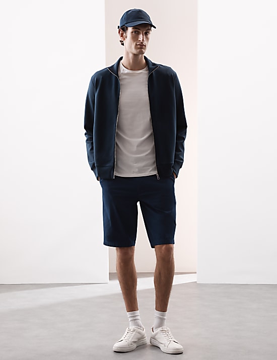 Regular-fit chinoshort van superlichte stof