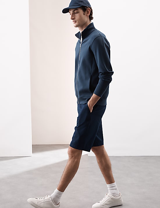 Regular-fit chinoshort van superlichte stof