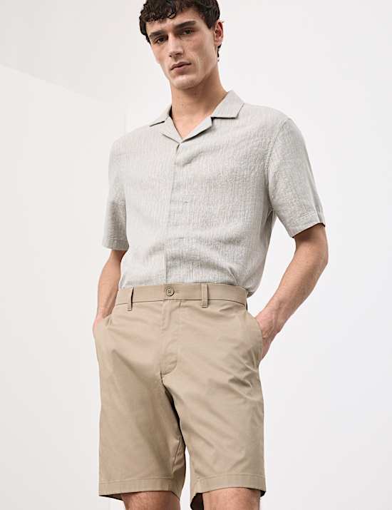 Super lehk&eacute; chino &scaron;ortky běžn&eacute;ho střihu