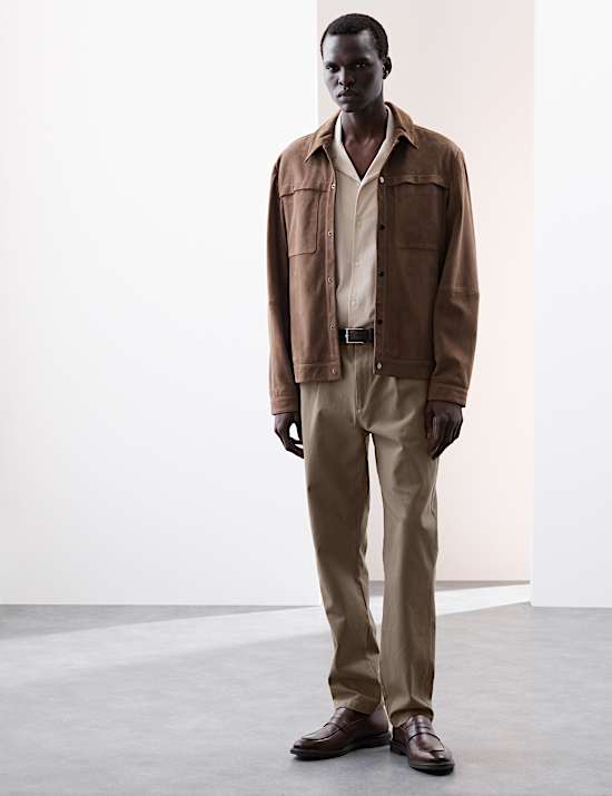 Chinos en dobby textur&eacute; coupe standard &agrave; pli unique