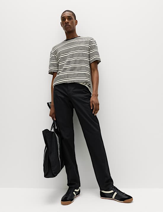 Pantalon 5 poches coupe droite &agrave; motif textur&eacute;