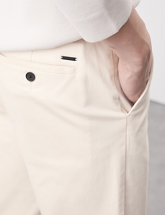 Italiaanse chino met normale pasvorm