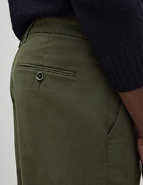 Loose Fit Stretch Chinos