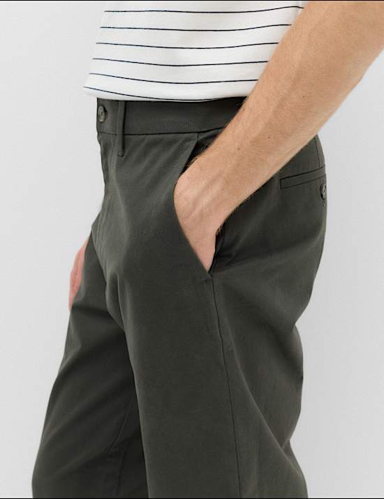 Loose Fit Stretch Chinos