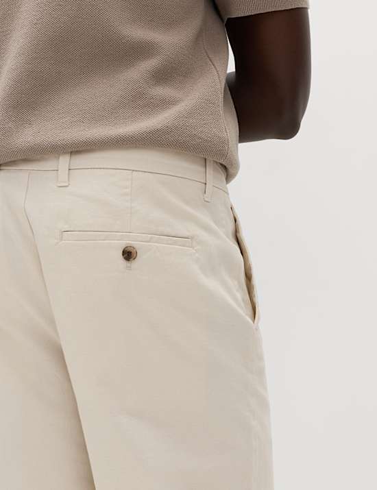 Loose Fit Stretch Chinos