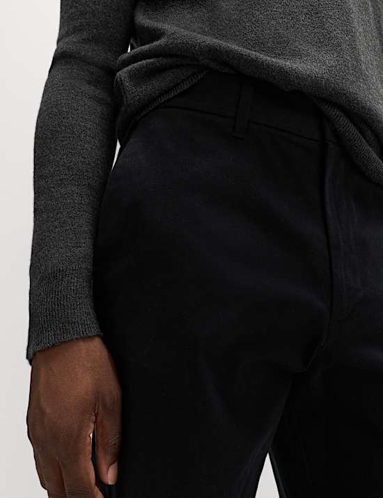 Ruimvallende chino met stretch