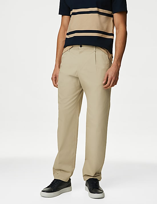 Ελαστικό παντελόνι chino με πιέτα με κανονική εφαρμογή