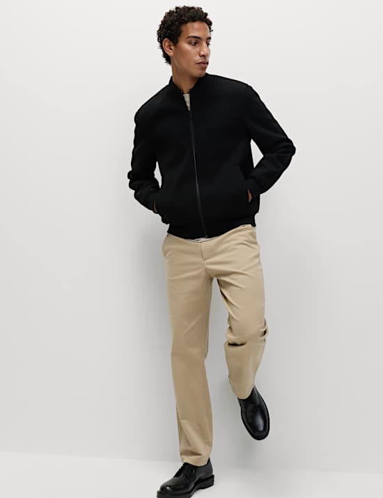 Chinos in normaler Passform mit Stretchanteil