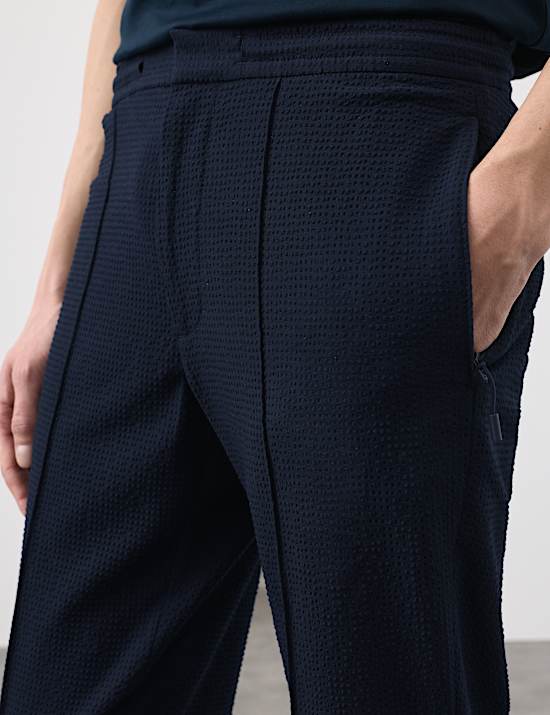 Jogger &alpha;&pi;ό &kappa;&rho;&epsilon;&pi; ύ&phi;&alpha;&sigma;&mu;&alpha; &mu;&epsilon; &mu;&pi;&alpha;&tau;&zeta;ά&kappa;&iota;&alpha; &pi;&omicron;&upsilon; &sigma;&tau;&epsilon;&nu;&epsilon;ύ&omicron;&upsilon;&nu; &pi;&rho;&omicron;&sigmaf; &tau;&alpha; &kappa;ά&tau;&omega;