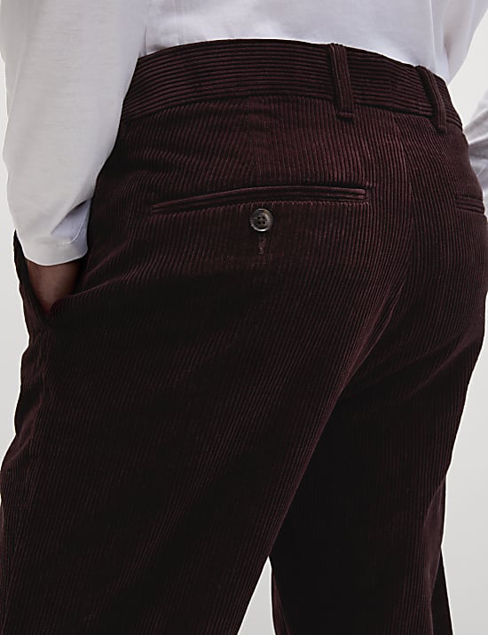 Chino από πολυτελές κοτλέ με μονή πιέτα και κανονική εφαρμογή