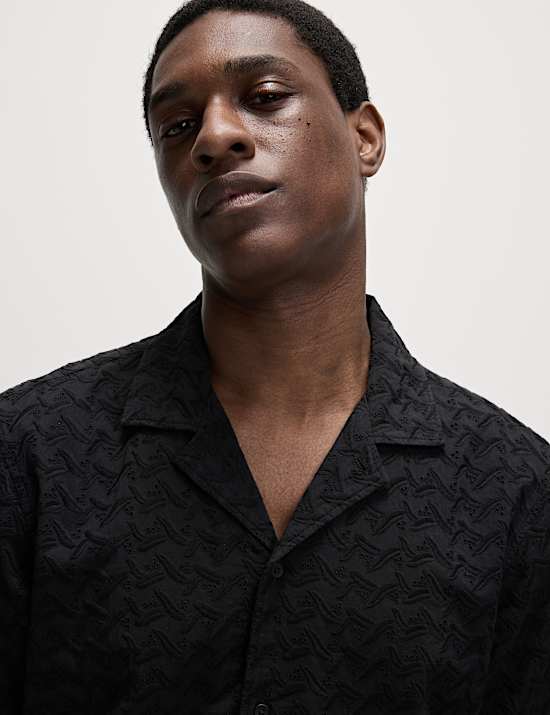 Κοντομάνικο πουκάμισο με κέντημα και κανονική εφαρμογή