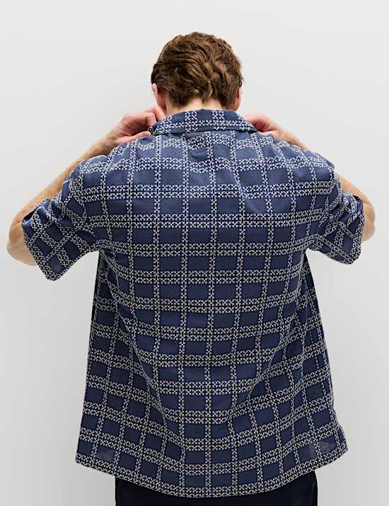 Haftowana koszula z kr&oacute;tkim rękawem z przewagą bawełny