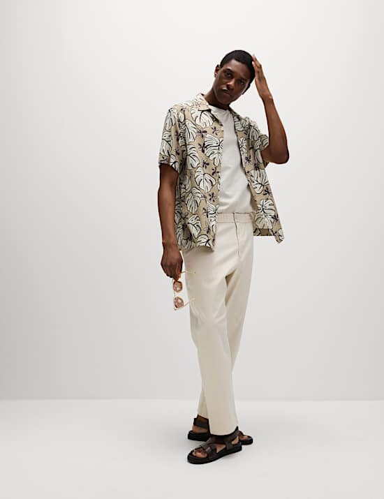 Bedrucktes Regular Fit T-Shirt mit hohem Leinenanteil