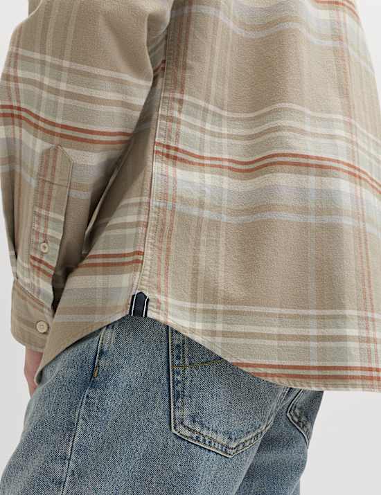 חולצת אוקספורד משובצת מבד עשיר בכותנה