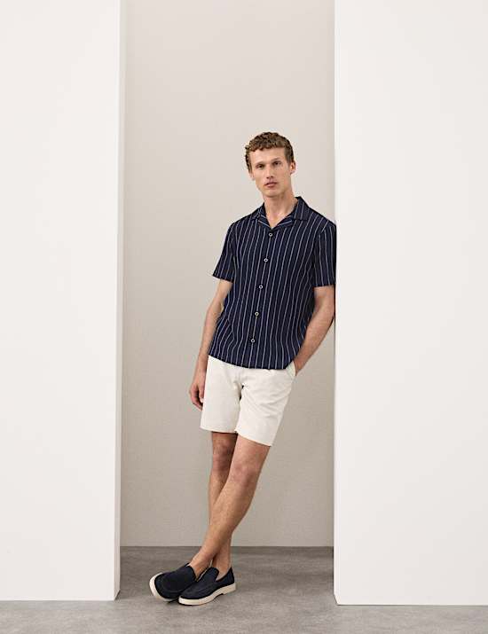 Chemise &agrave; manches courtes et rayures en seersucker froiss&eacute;