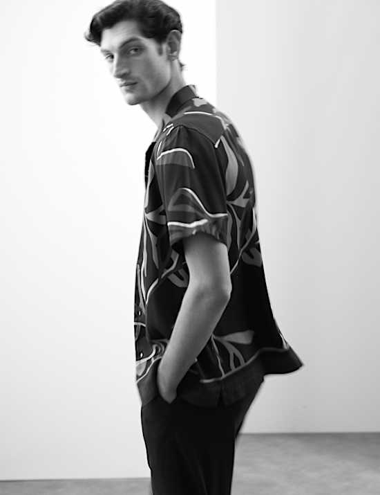 Kemeja Regular Fit Motif Bunga