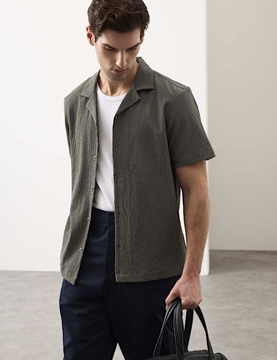 Relaxed Fit Hemd aus Seersuckerq mit Knittereffekt