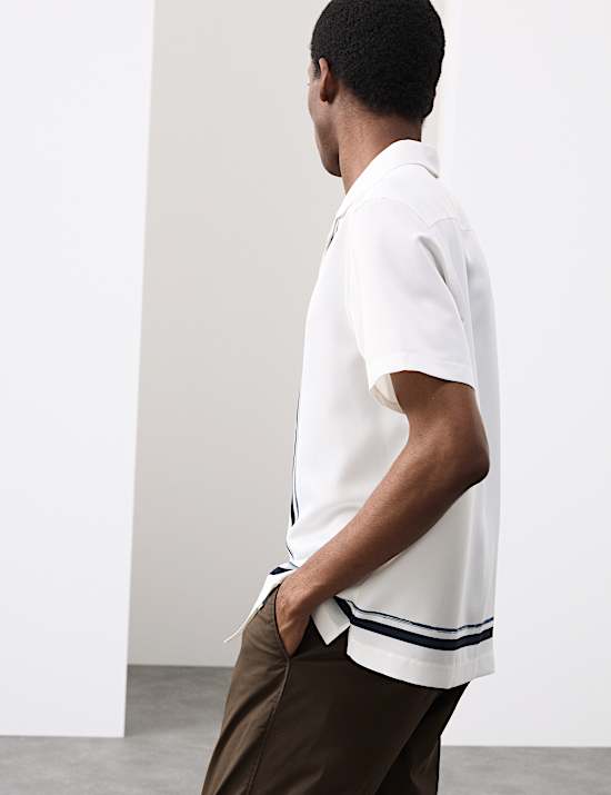 Πουκάμισο με εμπριμέ μπορντούρα και κανονική εφαρμογή