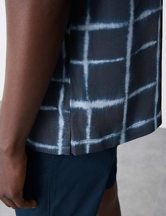 חולצה משובצת