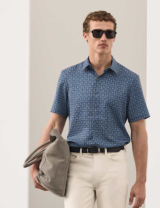 Chemise &agrave; manches courtes et imprim&eacute; g&eacute;om&eacute;trique