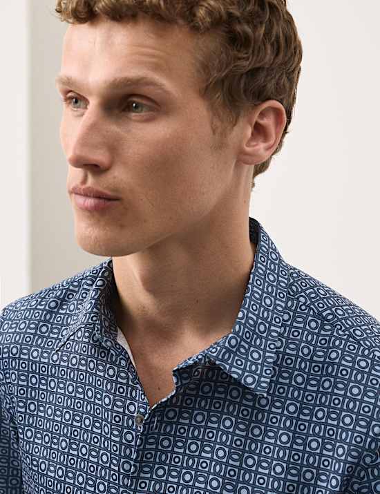 Chemise &agrave; manches courtes et imprim&eacute; g&eacute;om&eacute;trique