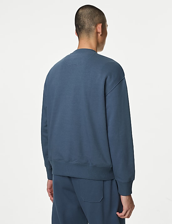 Sweatshirt in &Uuml;bergr&ouml;&szlig;e mit hohem Baumwollanteil und Rundhalsausschnitt